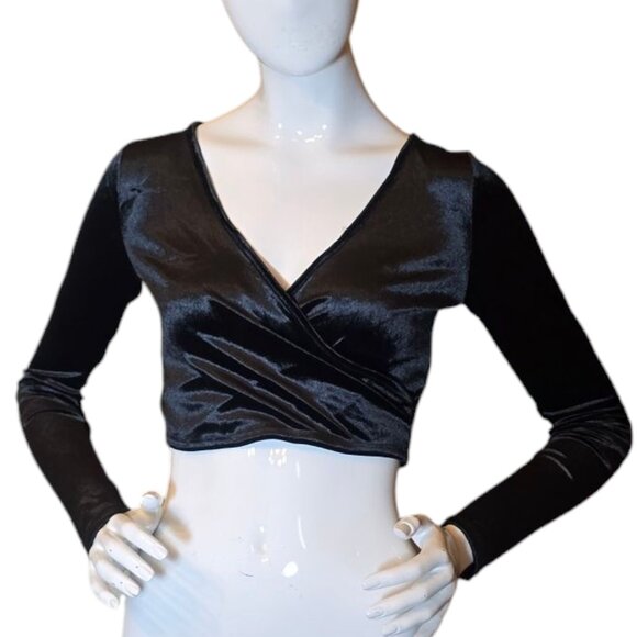 Juniors GARAGE Black Velvet Feel Cropped Long Sleeve sz Small - Picture 2 of 4